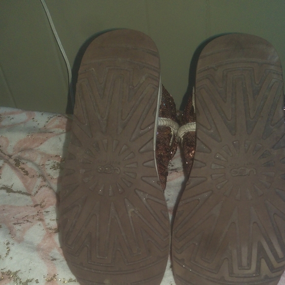 Ugg Australia Women's size 8 Bronze/Silver Sequins - Picture 5 of 5